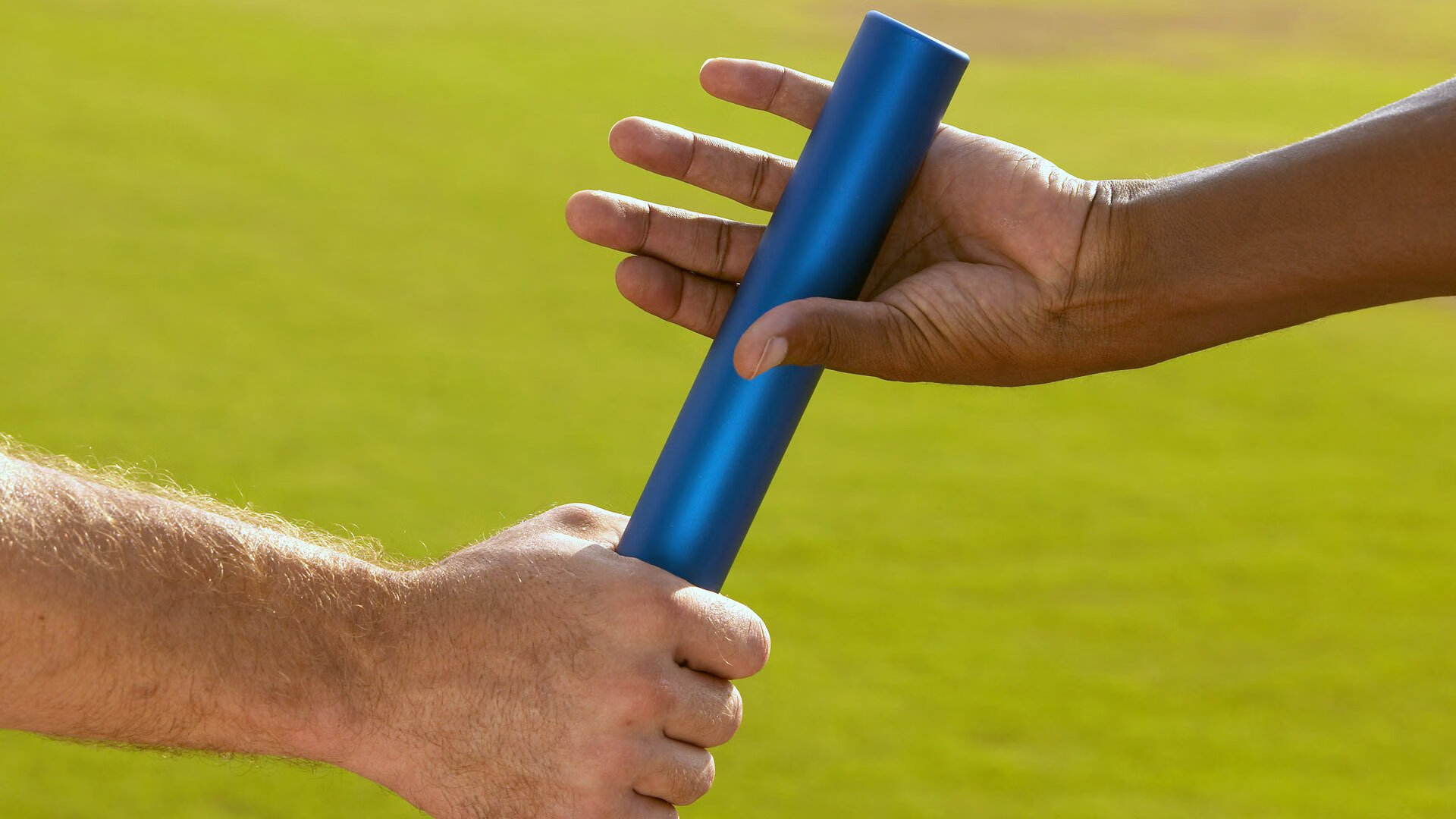 王者归来！梅西关键助攻引爆尤文主场，C罗式享受令安联球场疯狂